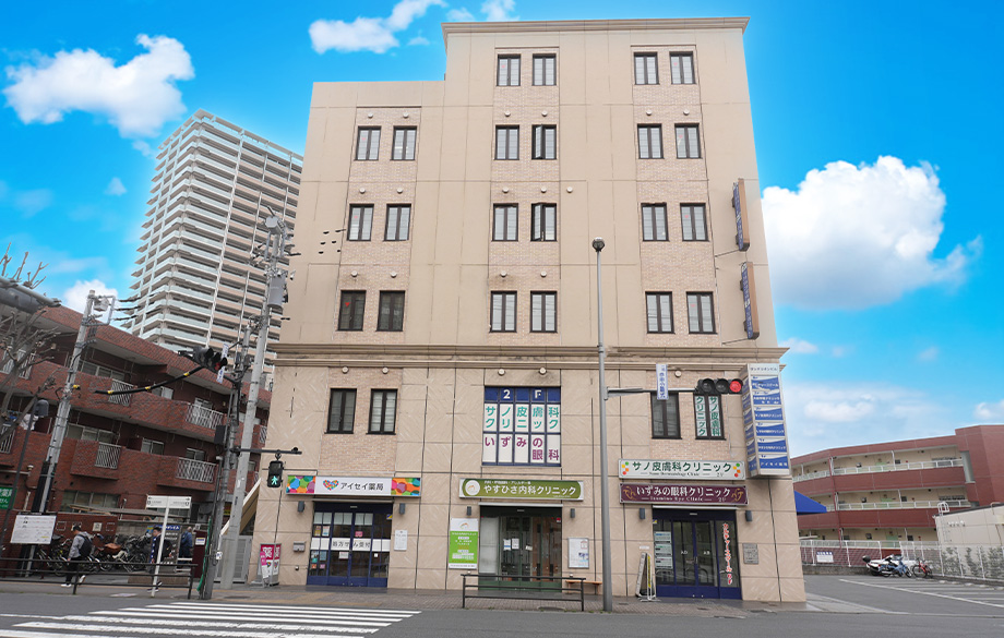 駅から徒歩１分、バリアフリーで誰もが快適に通院できます